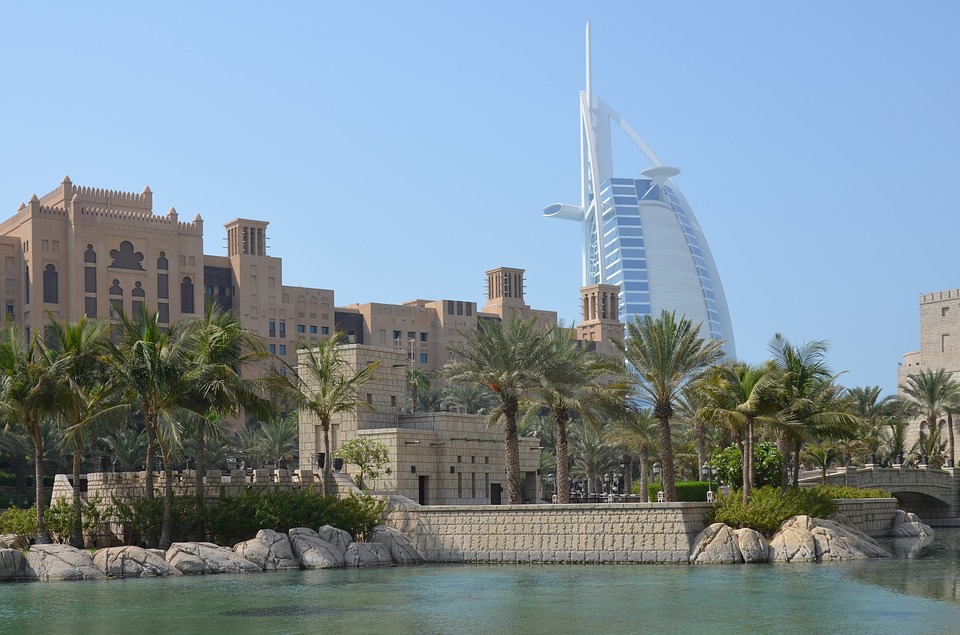 Dubai et ses centres commerciaux de luxe.
